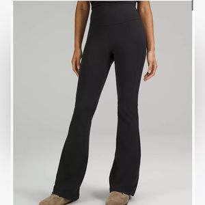 LULU GROOVE PANT - size 6